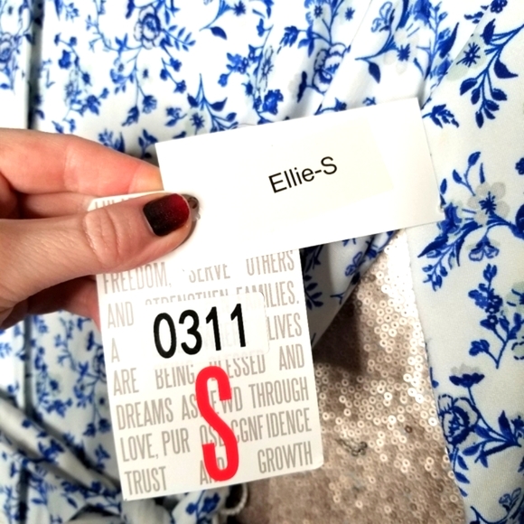 LuLaRoe BNWT S Ellie shirt dress - white blue floral 💙 - Picture 3 of 16